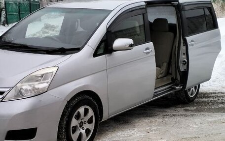 Toyota ISis I, 2010 год, 1 450 000 рублей, 6 фотография