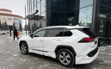 Toyota RAV4, 2020 год, 3 350 000 рублей, 4 фотография