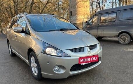 Mitsubishi Grandis, 2005 год, 800 000 рублей, 2 фотография