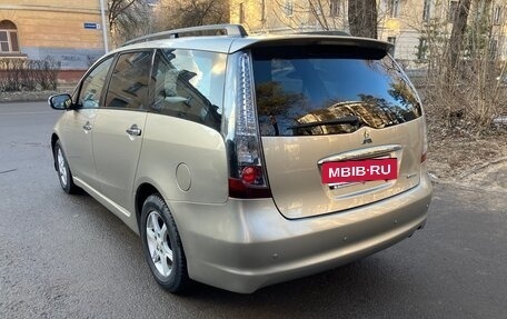 Mitsubishi Grandis, 2005 год, 800 000 рублей, 4 фотография