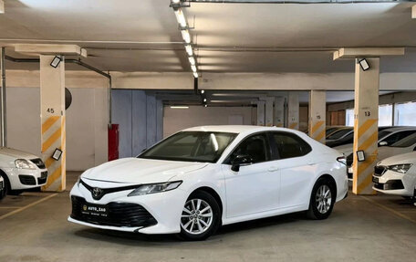 Toyota Camry, 2019 год, 1 860 000 рублей, 1 фотография