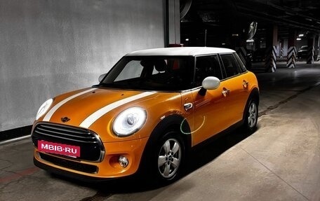 MINI Hatch, 2017 год, 2 200 000 рублей, 2 фотография