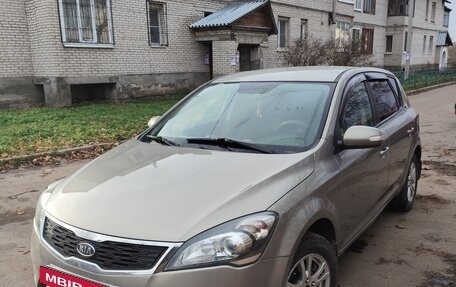 KIA cee'd I рестайлинг, 2010 год, 730 000 рублей, 3 фотография