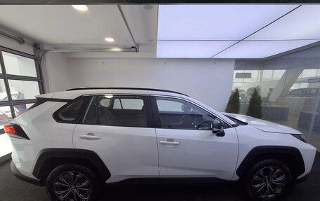 Toyota RAV4, 2024 год, 4 050 000 рублей, 4 фотография