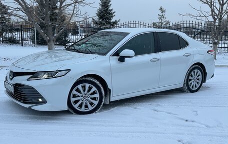 Toyota Camry, 2019 год, 3 070 000 рублей, 2 фотография