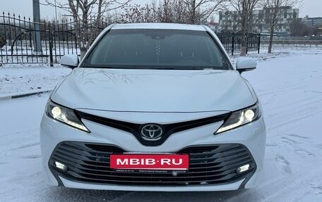 Toyota Camry, 2019 год, 3 070 000 рублей, 10 фотография