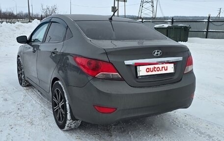 Hyundai Solaris II рестайлинг, 2013 год, 800 000 рублей, 5 фотография