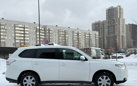 Mitsubishi Outlander III рестайлинг 3, 2013 год, 1 490 000 рублей, 4 фотография