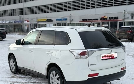 Mitsubishi Outlander III рестайлинг 3, 2013 год, 1 490 000 рублей, 7 фотография