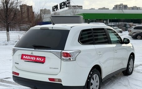 Mitsubishi Outlander III рестайлинг 3, 2013 год, 1 490 000 рублей, 5 фотография