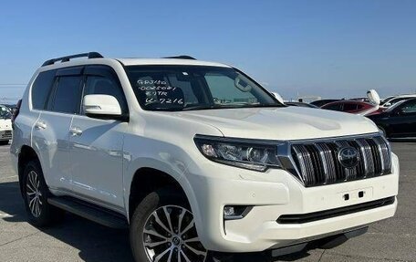 Toyota Land Cruiser Prado 150 рестайлинг 2, 2022 год, 4 300 000 рублей, 4 фотография