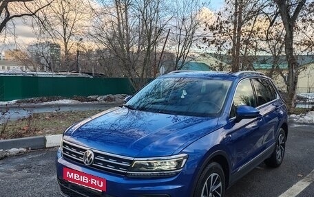 Volkswagen Tiguan II, 2018 год, 2 350 000 рублей, 4 фотография