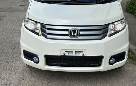 Honda Freed I, 2011 год, 1 400 000 рублей, 4 фотография