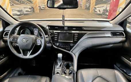 Toyota Camry, 2019 год, 1 860 000 рублей, 5 фотография