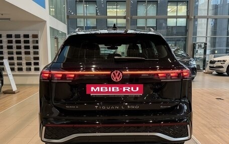 Volkswagen Tiguan, 2024 год, 5 590 000 рублей, 8 фотография