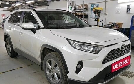 Toyota RAV4, 2021 год, 3 147 000 рублей, 2 фотография