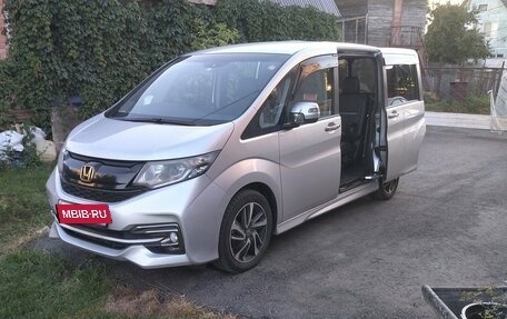 Honda Stepwgn IV, 2016 год, 2 400 000 рублей, 2 фотография