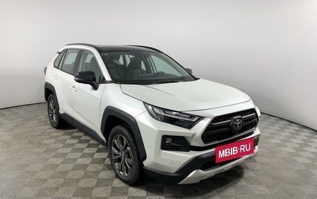 Toyota RAV4, 2024 год, 4 990 000 рублей, 3 фотография