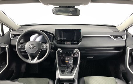 Toyota RAV4, 2024 год, 4 990 000 рублей, 14 фотография