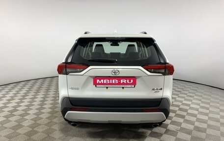 Toyota RAV4, 2024 год, 4 990 000 рублей, 6 фотография