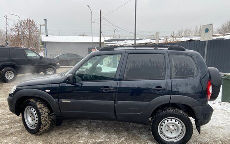 Chevrolet Niva I рестайлинг, 2017 год, 735 000 рублей, 4 фотография