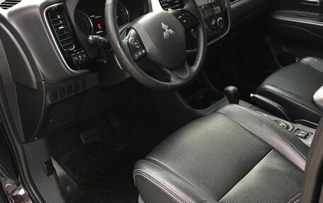 Mitsubishi Outlander III рестайлинг 3, 2013 год, 1 510 000 рублей, 11 фотография