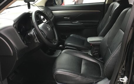 Mitsubishi Outlander III рестайлинг 3, 2013 год, 1 510 000 рублей, 10 фотография