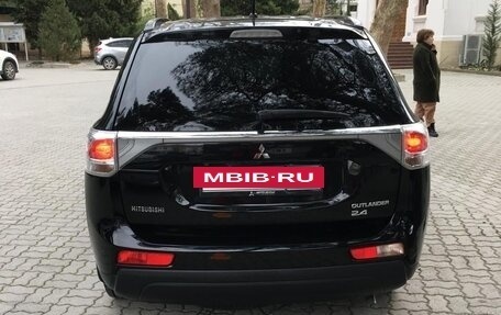 Mitsubishi Outlander III рестайлинг 3, 2013 год, 1 510 000 рублей, 6 фотография