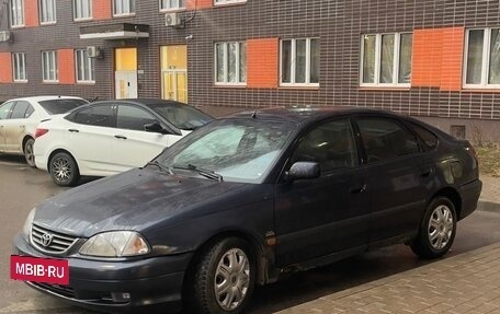 Toyota Avensis III рестайлинг, 2001 год, 289 000 рублей, 2 фотография