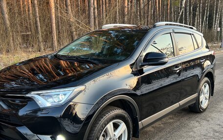 Toyota RAV4, 2017 год, 2 850 000 рублей, 4 фотография