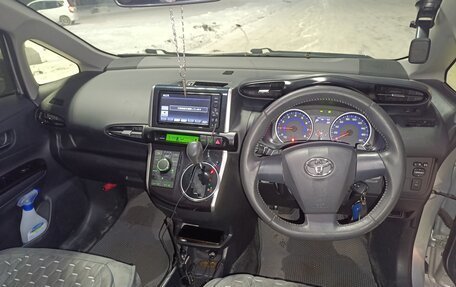 Toyota Wish II, 2012 год, 1 660 000 рублей, 11 фотография