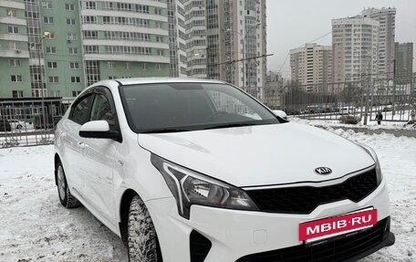 KIA Rio IV, 2021 год, 1 900 000 рублей, 2 фотография