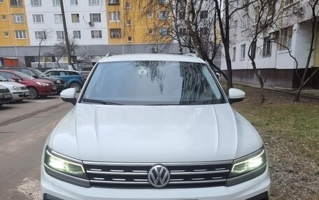 Volkswagen Tiguan II, 2018 год, 3 300 000 рублей, 1 фотография