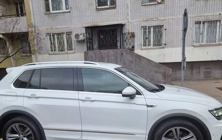 Volkswagen Tiguan II, 2018 год, 3 300 000 рублей, 2 фотография