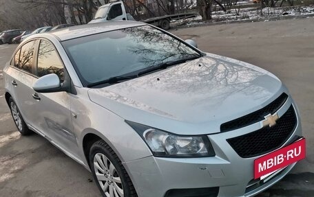 Chevrolet Cruze II, 2010 год, 485 000 рублей, 4 фотография