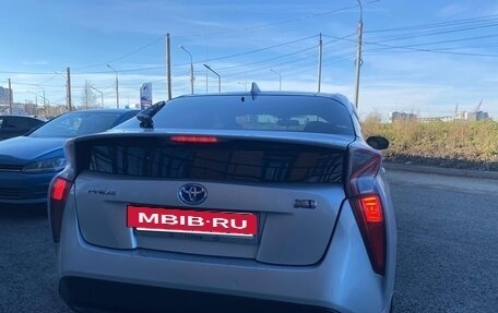 Toyota Prius IV XW50, 2017 год, 1 610 000 рублей, 14 фотография