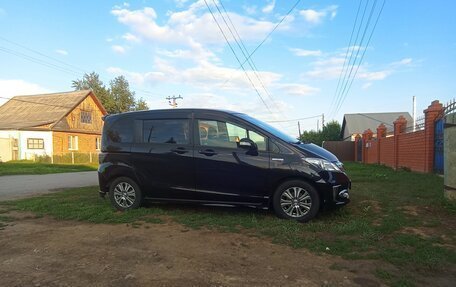 Honda Freed I, 2012 год, 1 400 000 рублей, 18 фотография