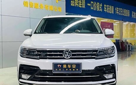 Volkswagen Tiguan II, 2020 год, 2 890 000 рублей, 2 фотография