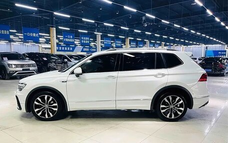 Volkswagen Tiguan II, 2020 год, 2 890 000 рублей, 5 фотография