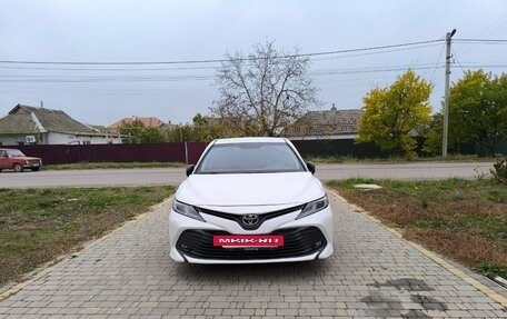 Toyota Camry, 2019 год, 2 200 000 рублей, 2 фотография