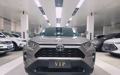 Toyota RAV4, 2022 год, 2 900 000 рублей, 2 фотография