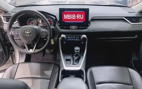 Toyota RAV4, 2022 год, 2 900 000 рублей, 7 фотография