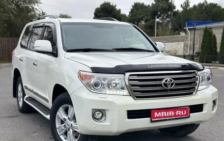 Toyota Land Cruiser 200, 2013 год, 4 000 000 рублей, 1 фотография