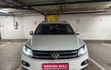 Volkswagen Tiguan I, 2015 год, 2 100 000 рублей, 2 фотография