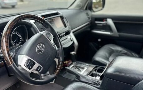 Toyota Land Cruiser 200, 2013 год, 4 000 000 рублей, 8 фотография