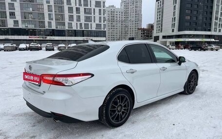 Toyota Camry, 2019 год, 3 290 000 рублей, 5 фотография