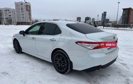 Toyota Camry, 2019 год, 3 290 000 рублей, 7 фотография