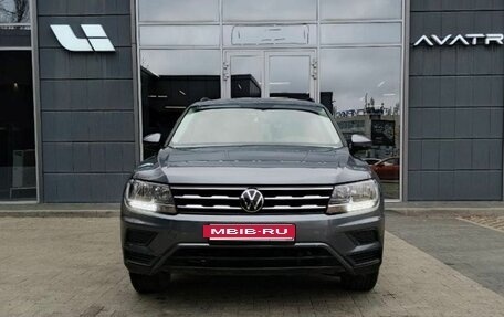 Volkswagen Tiguan II, 2019 год, 2 710 000 рублей, 2 фотография