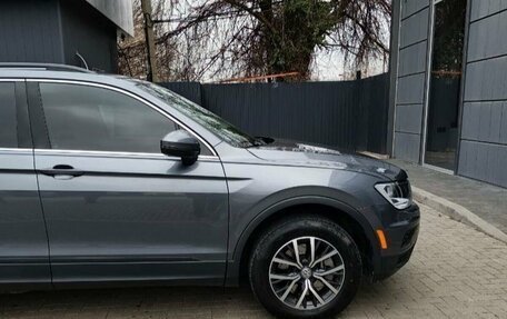 Volkswagen Tiguan II, 2019 год, 2 710 000 рублей, 10 фотография