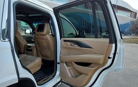 Cadillac Escalade IV, 2018 год, 5 550 000 рублей, 27 фотография